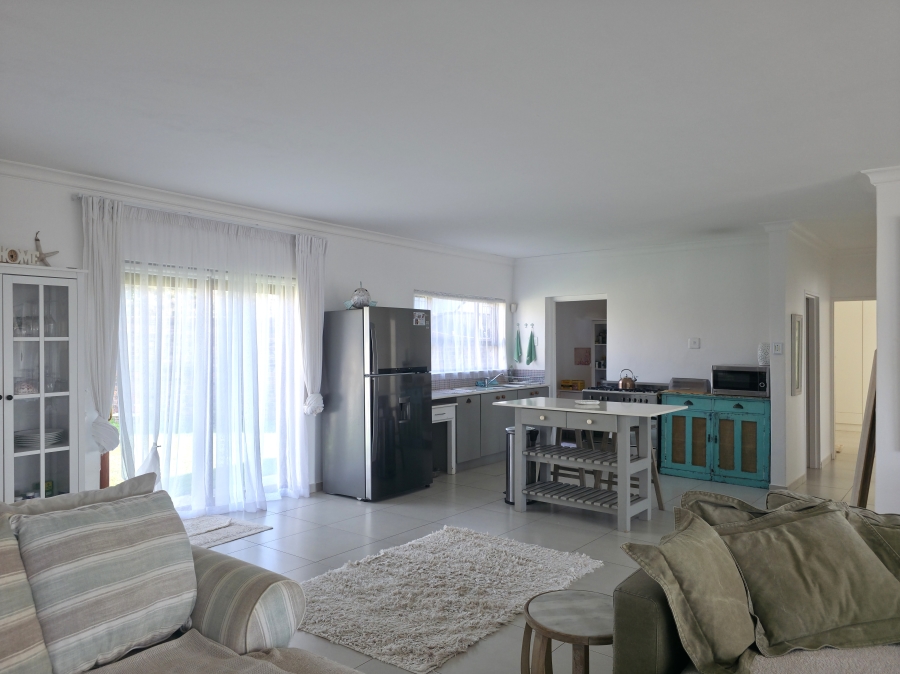 3 Bedroom Property for Sale in Wavecrest Eastern Cape